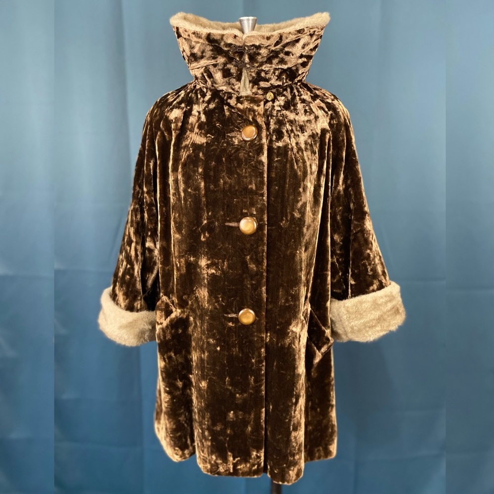 Vintage 60s Crushed Velvet Peacoat - Picture 3 of 12